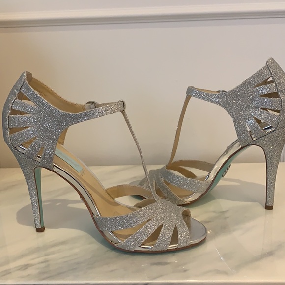 Sparkly T-strap sandals - Betsey Johnson size 7 - Picture 8 of 9